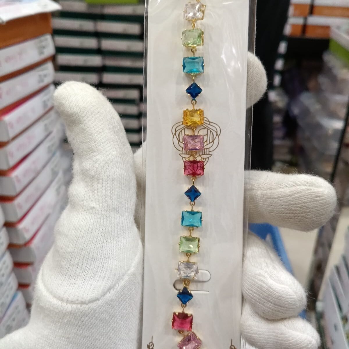 aesthetic crystals chain bracelet variations (square and diamond)